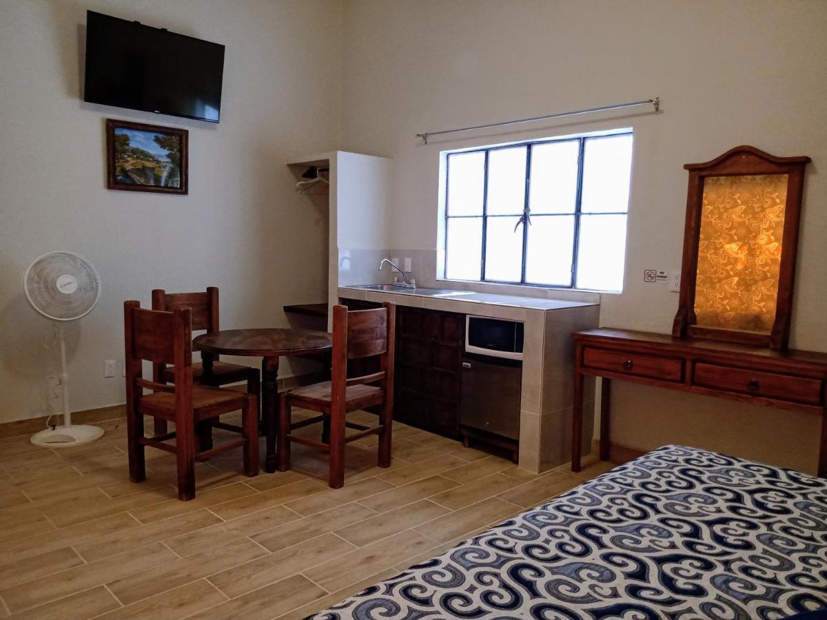 Hotel Dona Chela En Calvillo Екстер'єр фото